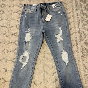 Distressed Judy Blue jeans skinny fit!